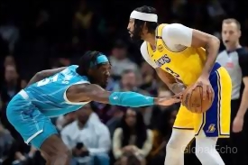 Lakers Dominate Hornets: Anthony Davis' Masterclass Fuels Victory