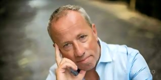 Philippe Vilain vs. Annie Ernaux : Une controverse littéraire autour de 